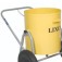 Carro para transporte de lixo com roda pneum�tica